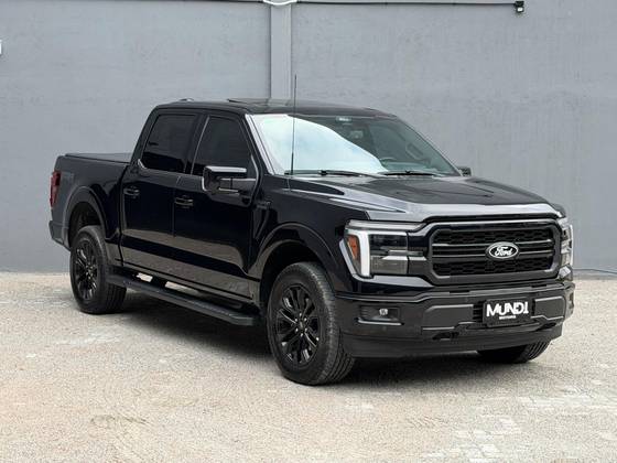 FORD F-150 5.0 V8 GASOLINA CD LARIAT BLACK FX4 AUTOMÁTICO